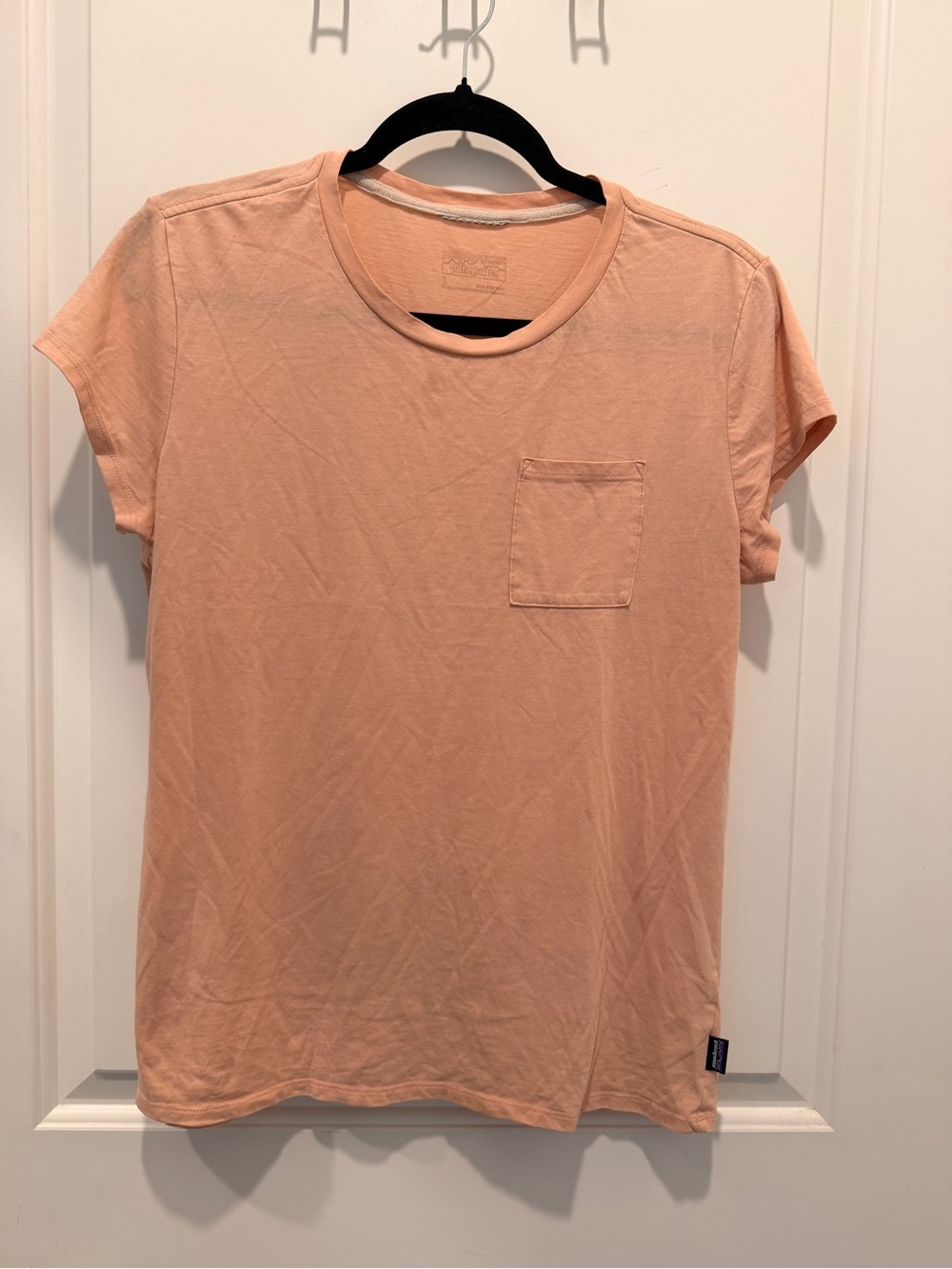 Patagonia Women's
Mainstay Short Sleeve
Pocket T-Shirt Peach Size L